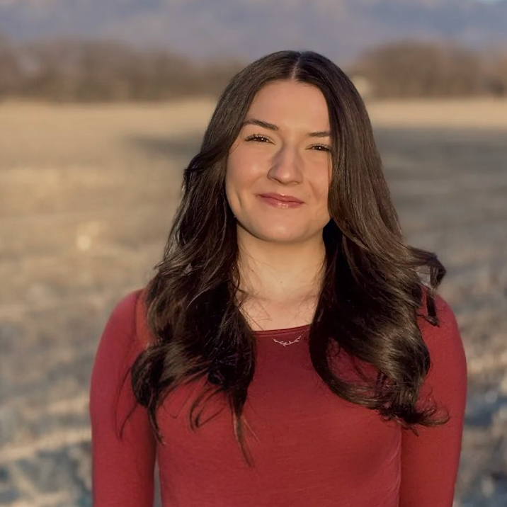 2026-headshot-robertson-isabel.jpeg